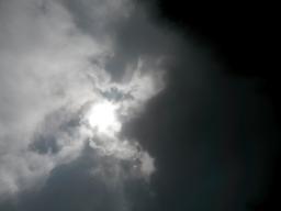 Frans 05 Achter de wolken schijnt de zon